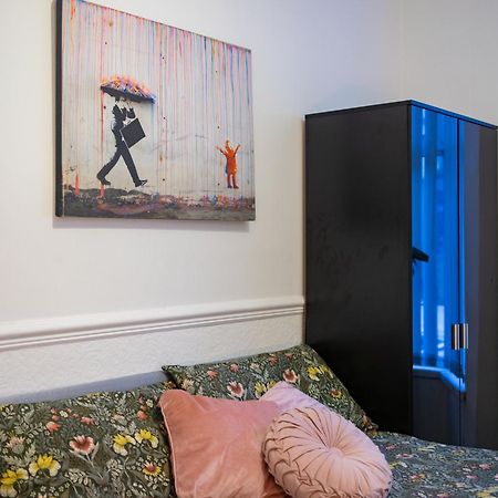 Cozy Rooms In Shared Accommodation Near Anfield Stadium With Parking And Wifi Ливерпуль Экстерьер фото