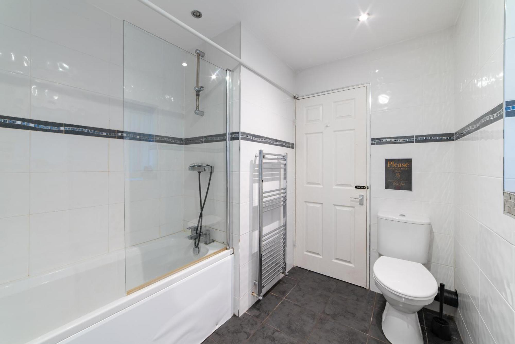 Cozy Rooms In Shared Accommodation Near Anfield Stadium With Parking And Wifi Ливерпуль Экстерьер фото