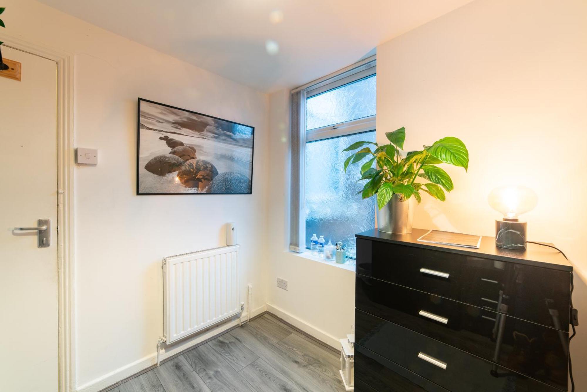 Cozy Rooms In Shared Accommodation Near Anfield Stadium With Parking And Wifi Ливерпуль Экстерьер фото