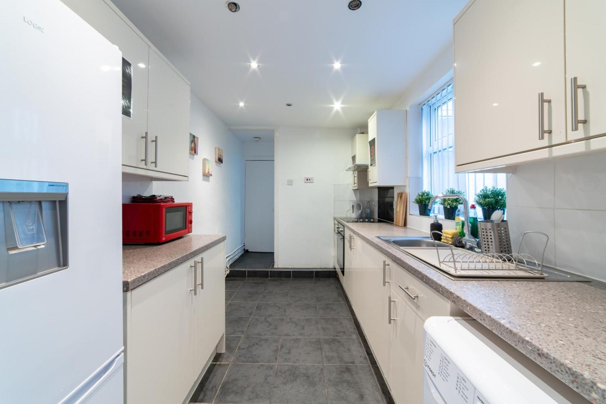 Cozy Rooms In Shared Accommodation Near Anfield Stadium With Parking And Wifi Ливерпуль Экстерьер фото