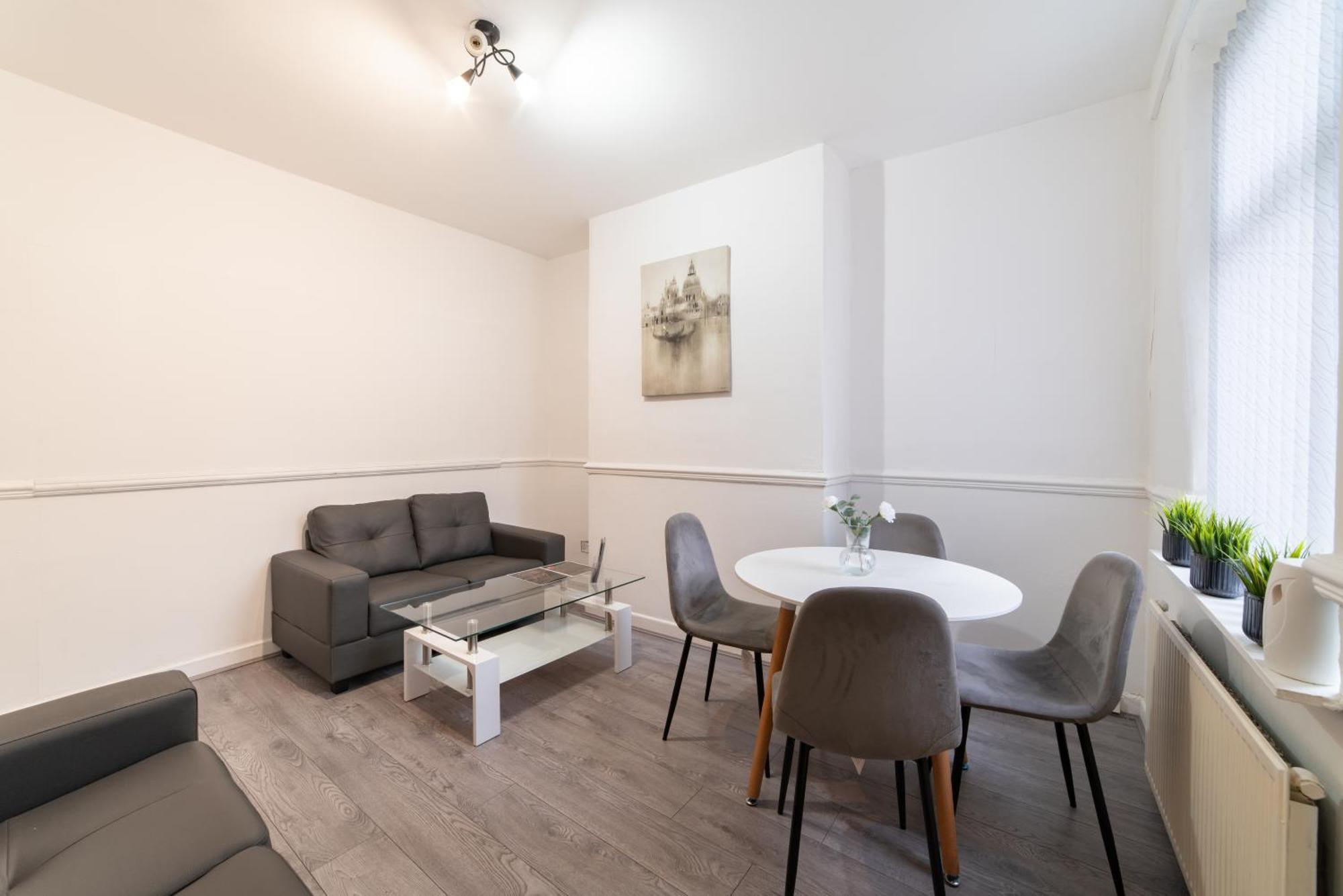 Cozy Rooms In Shared Accommodation Near Anfield Stadium With Parking And Wifi Ливерпуль Экстерьер фото